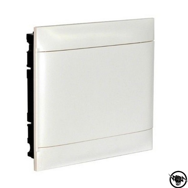 ТАП-36 С.М. 137147 АПАРТ.ТАБЛО 2Х18,БЯЛА ВРАТА